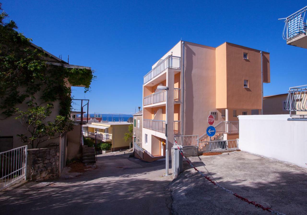 Apartments Mia Baška Voda Exteriör bild